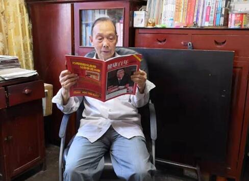 原古藺縣商校首任校長(zhǎng)曾勛：知足常樂 學(xué)無止境