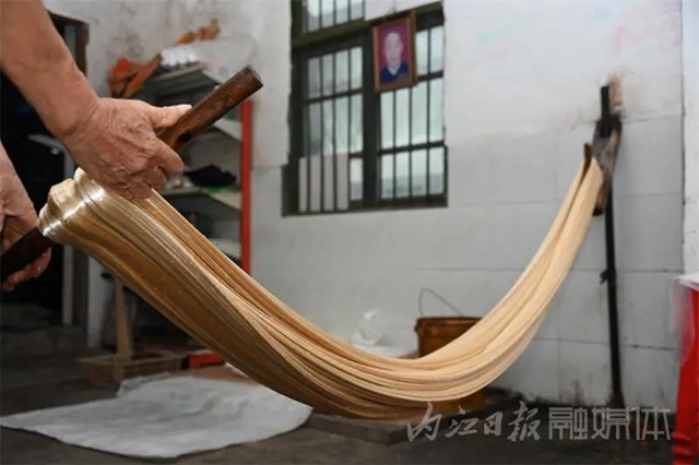 好甜！內(nèi)江有個“麻糖專業(yè)村”，制作工藝大揭秘