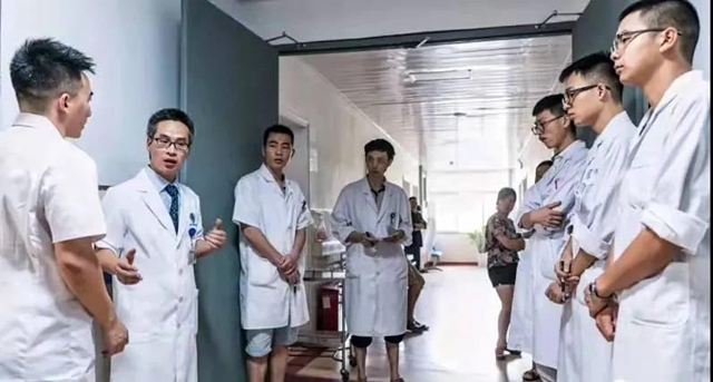 按二級醫(yī)院收費 享三甲醫(yī)院服務——專訪西南醫(yī)科大學附屬第四醫(yī)院副院長卓乃強(圖8)