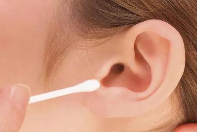 【擴散】23歲小伙用棉簽掏耳朵，險些聾了！