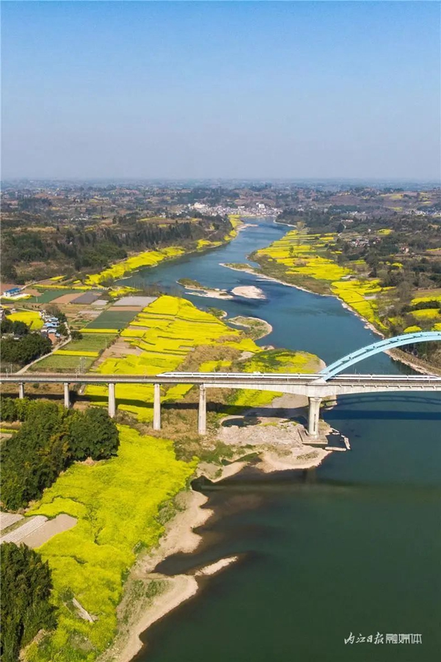告內江市民：乘上這路列車，你就能進入一個“夢幻境界”(圖2)