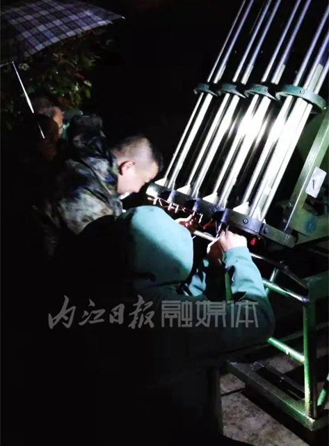 3天40枚火箭彈！內(nèi)江上天“取”雨(圖1)