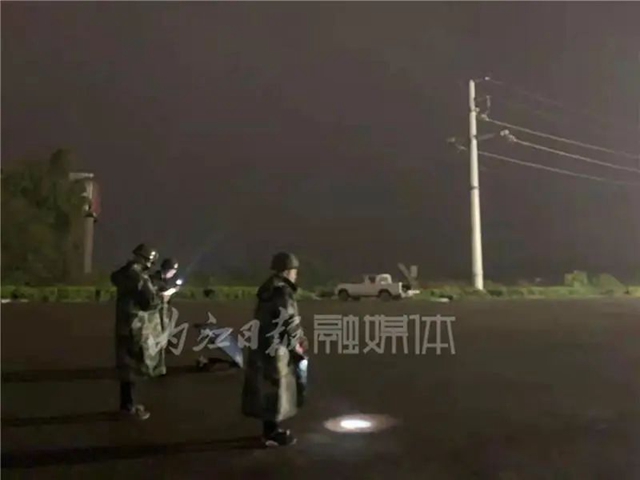 3天40枚火箭彈！內(nèi)江上天“取”雨(圖2)