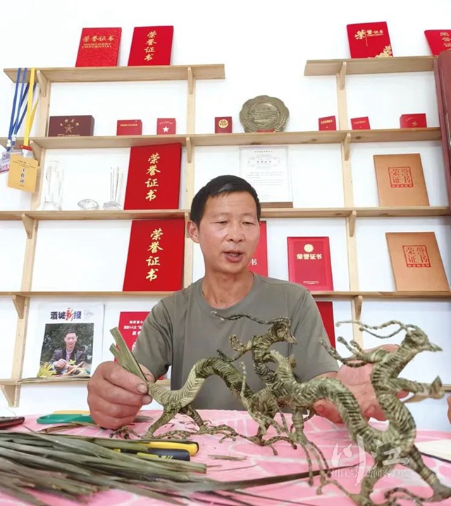 瀘縣草編龍丨5米長的大龍，被這位手藝人做“活”了