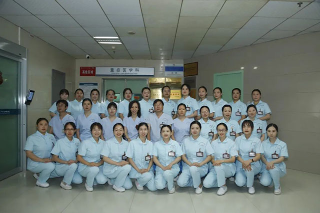 【圍觀】年輕男子肚子痛竟住進(jìn)ICU， 血里榨出一袋“油”