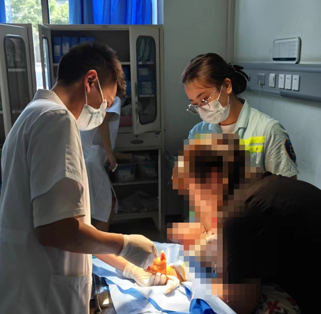 【警示】2歲小女孩被寵物狗連咬幾口，頭、手……