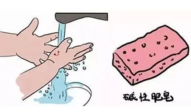 【圍觀】瀘州大媽被狗撲倒在地，肚子被咬9處傷口