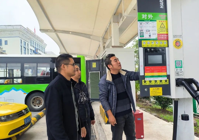 瀘州公交集團(tuán)羅亮：“酒城工匠”展風(fēng)采