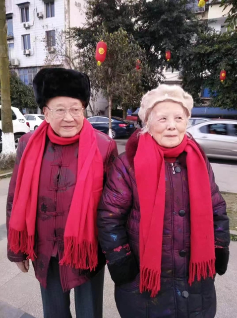 做了77年夫妻，合江的“他+她”已經(jīng)200歲了