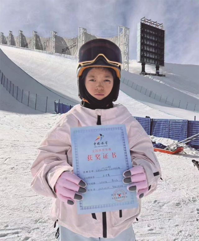 創(chuàng)國內(nèi)紀(jì)錄！12歲瀘州小將馬世馨完成自由式滑雪高難度動(dòng)作