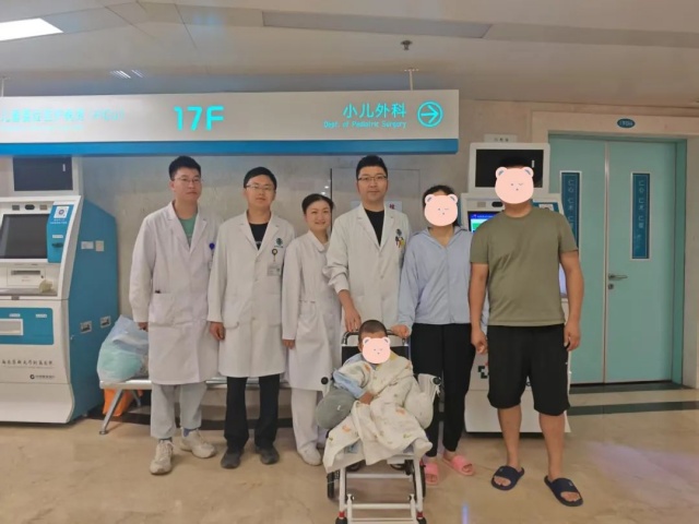 兩歲幼童從11樓墜落身處絕境   瀘州醫(yī)護(hù)團(tuán)隊(duì)聯(lián)手爭(zhēng)奪一線生機(jī)！