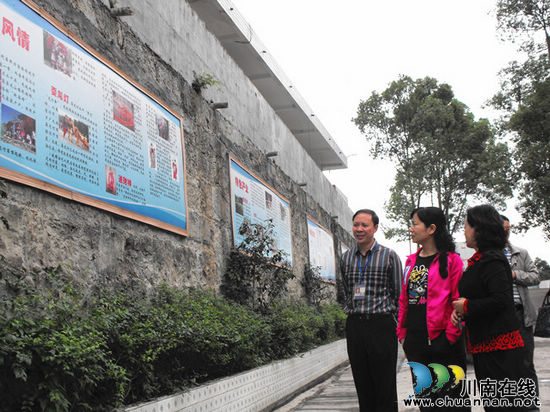 古藺縣委常委、宣傳部長(zhǎng)李春艷調(diào)研龍山宣傳思想文化建設(shè)(圖2)
