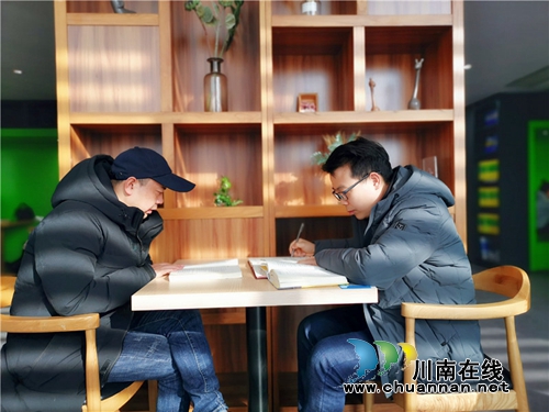 瀘州十八中：師生齊讀書 增強(qiáng)本領(lǐng)走向未來(lái)(圖6)