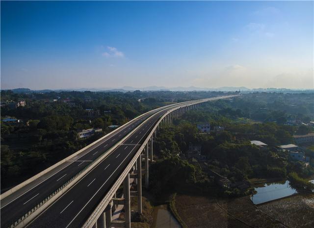 川渝兩地又增一條高速！榮昌至瀘州（四川境）高速公路建成