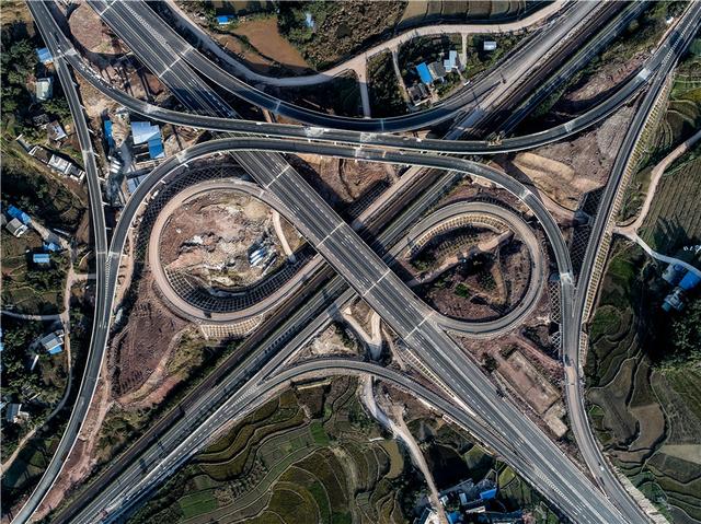 川渝兩地又增一條高速！榮昌至瀘州（四川境）高速公路建成(圖2)