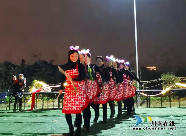 瀘州十八中：有酒有歌有勁舞  有情有愛有溫度(圖1)