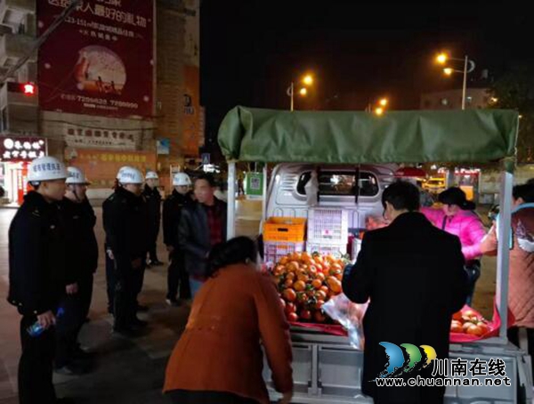古藺縣綜合行政執(zhí)法局開展春節(jié)前市容秩序?qū)ｍ?xiàng)整治行動(dòng)(圖1)