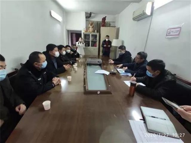 望周知！瀘州企業(yè)取消街頭免費(fèi)分發(fā)口罩 將30萬(wàn)只口罩改捐市委市政府(圖2)
