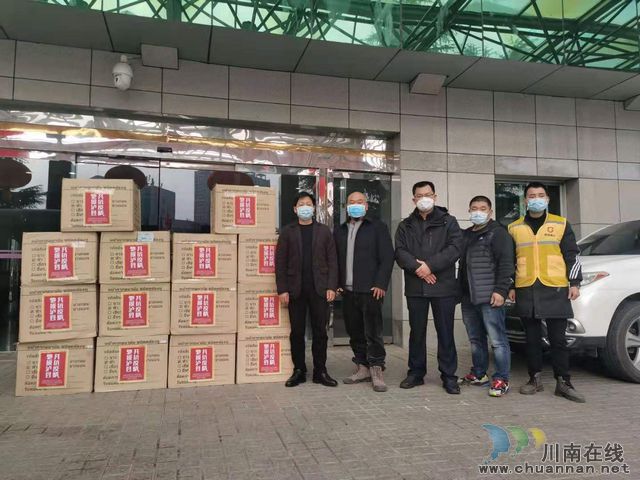 瀘縣企業(yè)捐贈(zèng)1萬只口罩助力戰(zhàn)疫情(圖2)