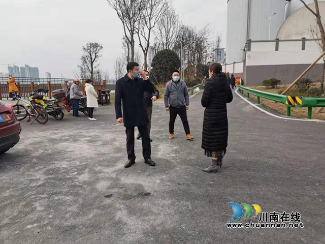靳地勝到龍馬潭區(qū)羅漢街道督導(dǎo)疫情防控工作(圖2)