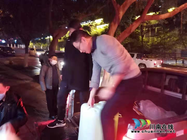 全力以赴！江陽區(qū)住建局積極行動 堅決打贏疫情防控阻擊戰(zhàn)(圖1)