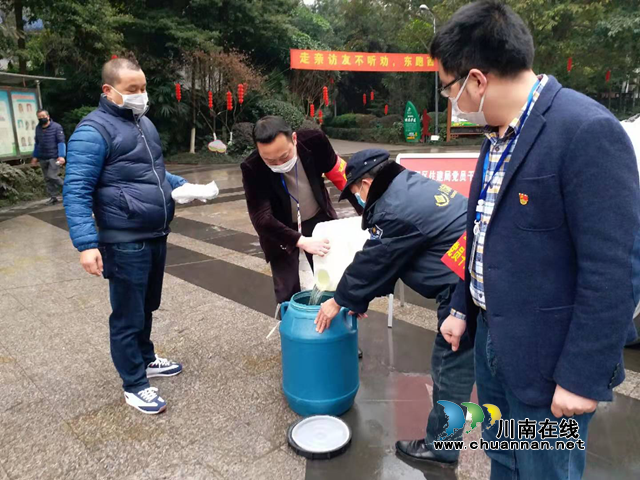 江陽區(qū)住建局：疫情阻擊戰(zhàn)，黨員服務(wù)隊(duì)一直在努力(圖3)