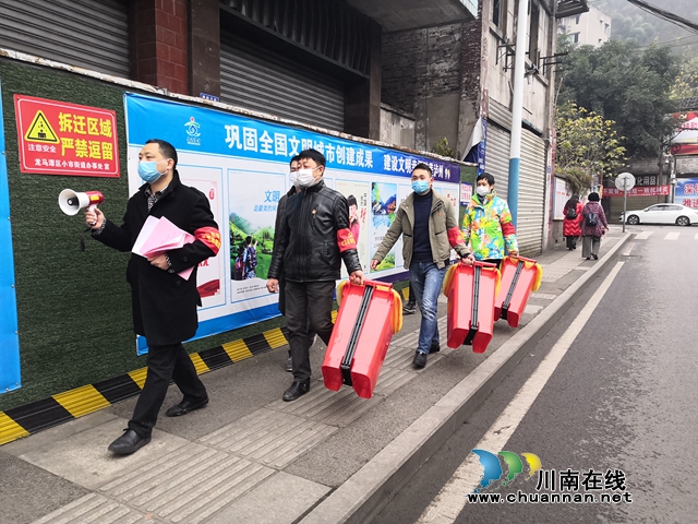 龍馬潭區(qū)小市街道：退休黨員社區(qū)“上崗”，面對疫情勇敢“逆行”(圖1)