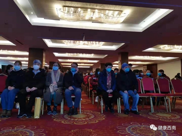 英雄送英雄！西南醫(yī)科大學(xué)附屬醫(yī)院第二批援鄂醫(yī)療隊(duì)平安抵達(dá)，投入一線抗擊疫情！(圖8)