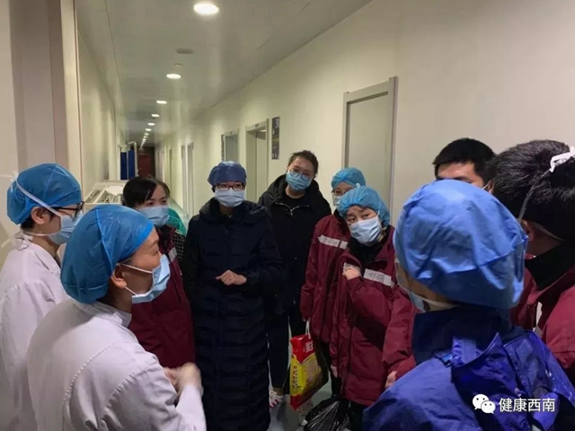 英雄送英雄！西南醫(yī)科大學(xué)附屬醫(yī)院第二批援鄂醫(yī)療隊(duì)平安抵達(dá)，投入一線抗擊疫情！(圖16)
