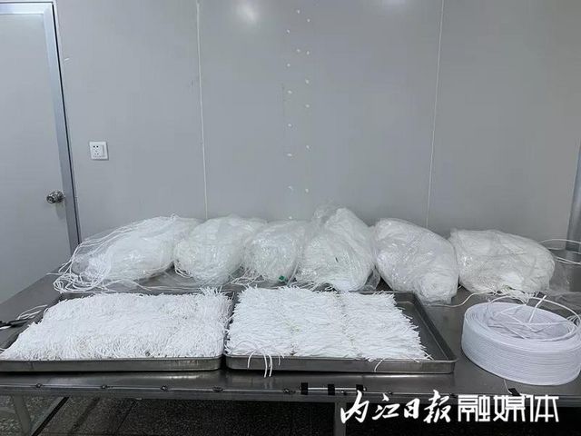 奇跡！短短7天 日產(chǎn)5000“內(nèi)江造”民用KN95口罩正式試產(chǎn)(圖3)