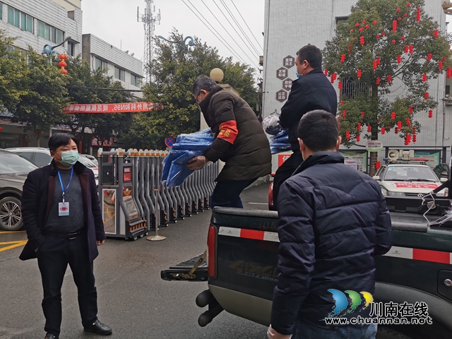 瀘縣綜合行政執(zhí)法局通宵奮戰(zhàn)抗擊疫情