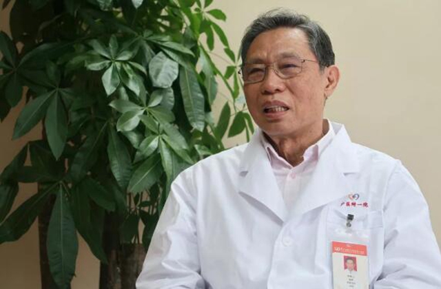 鐘南山：李文亮是英雄，武漢地方政府和衛(wèi)生部門應(yīng)為疫情負責(zé)