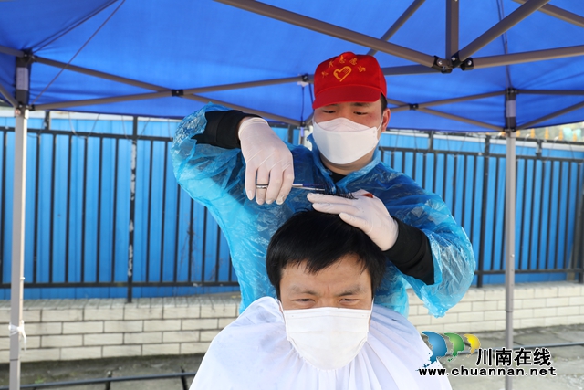 龍馬潭區(qū)：全民抗“疫”進(jìn)行時(shí) 愛心理發(fā)暖人心(圖3)