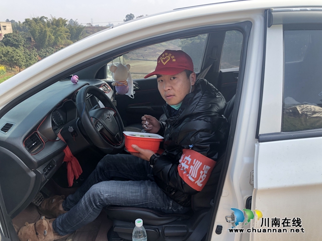 瀘縣海潮鎮(zhèn)戰(zhàn)“疫”一線志愿者：我愿做抗疫前線的“急先鋒”(圖3)