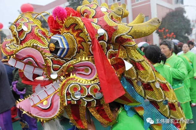 二月二，龍?zhí)ь^！||王偉鄉(xiāng)愁攝影作品《龍?jiān)诿耖g》賞析(圖16)