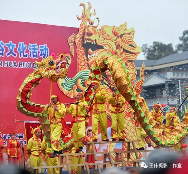 二月二，龍?zhí)ь^！||王偉鄉(xiāng)愁攝影作品《龍?jiān)诿耖g》賞析(圖35)