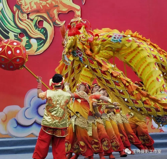 二月二，龍?zhí)ь^！||王偉鄉(xiāng)愁攝影作品《龍?jiān)诿耖g》賞析(圖20)