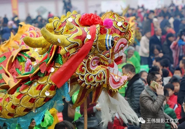 二月二，龍?zhí)ь^！||王偉鄉(xiāng)愁攝影作品《龍?jiān)诿耖g》賞析(圖41)