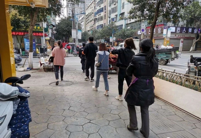 教育+發(fā)口罩！宜賓這些人外出沒帶口罩被曝光，還要參與聯(lián)防勸導隊(圖15)