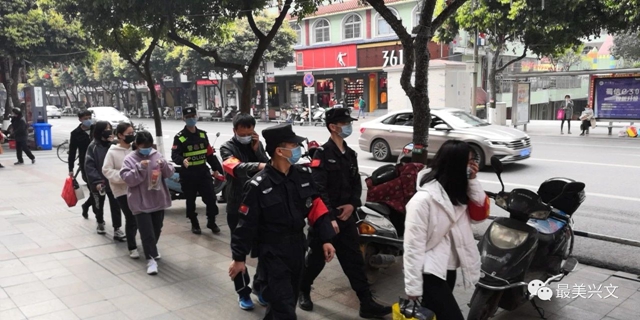 教育+發(fā)口罩！宜賓這些人外出沒帶口罩被曝光，還要參與聯(lián)防勸導隊(圖17)