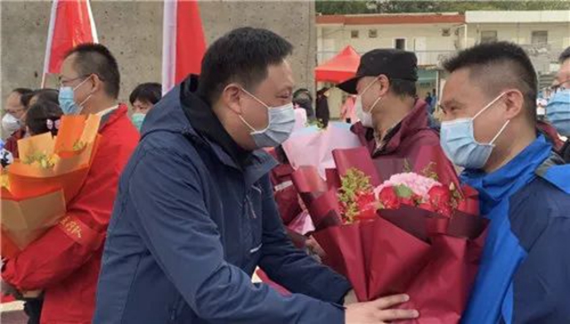 【川醫(yī)援鄂 戰(zhàn)疫一線】 治愈141人！四川第七第八批援湖北醫(yī)療隊原地休整(圖3)