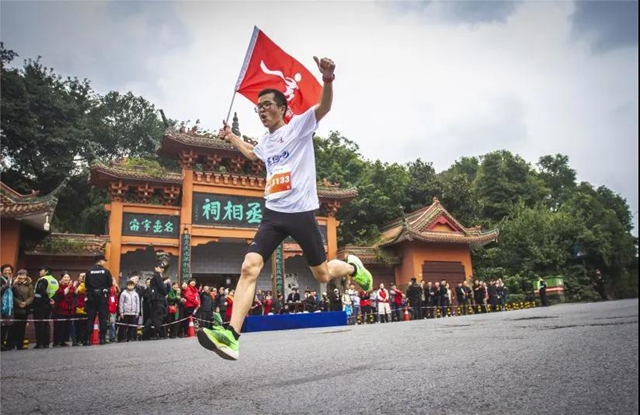 快來開啟你的2020宜賓馬拉松!獎牌已經(jīng)給你準(zhǔn)備好了(圖6) 快來開啟你的2020宜賓馬拉松!獎牌已經(jīng)給你準(zhǔn)備好了(圖6)