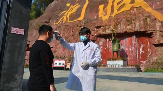 驚！記者發(fā)現(xiàn)內(nèi)江一山洞竟藏了800余噸白酒，還有……(圖4)