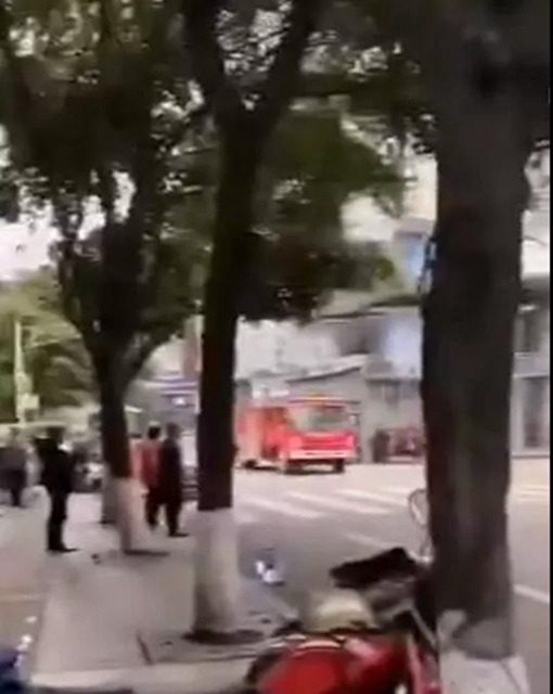 突發(fā)！珙縣巡場一棉絮加工店突發(fā)大火，現(xiàn)場濃煙滾滾！(圖5)