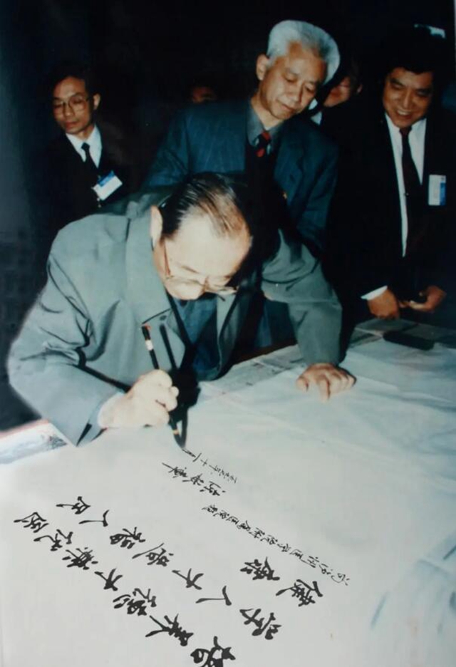 【70年·時移境遷】變了又變的西南醫(yī)大附院大門，你看過幾個？(圖6)