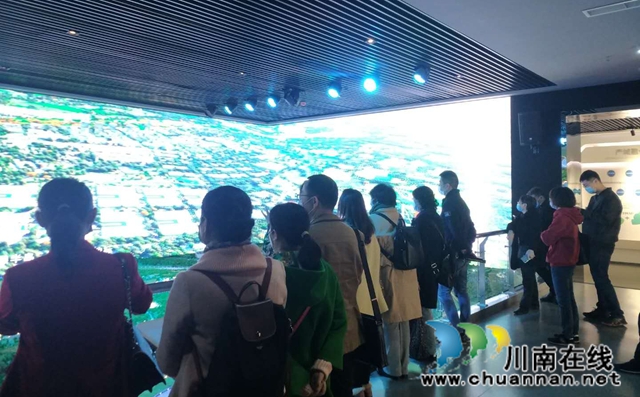 瀘州市文藝評(píng)論家協(xié)會(huì)召開2020年理事（擴(kuò)大）會(huì)議(圖7)