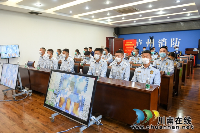 9人光榮入職！瀘州首批公開招錄消防員被授銜(圖6)