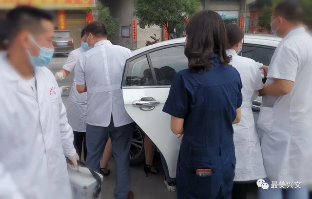 緊急！興文一孕婦在車(chē)上產(chǎn)子，嬰兒臍帶繞頸