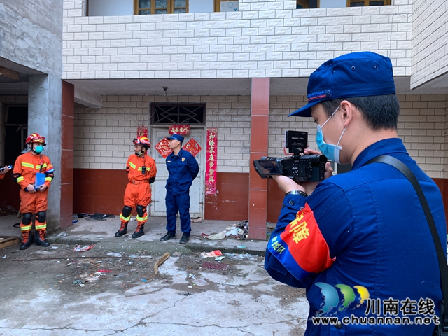 練為戰(zhàn)！瀘州消防“亮劍”地震實戰(zhàn)拉動演練現(xiàn)場(圖19)