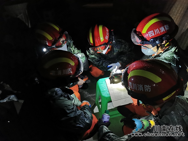 練為戰(zhàn)！瀘州消防“亮劍”地震實戰(zhàn)拉動演練現(xiàn)場(圖15)